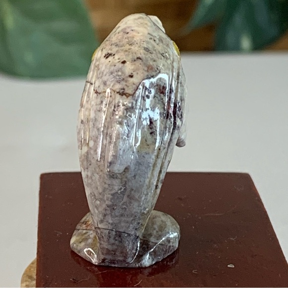 Miniature DOLPHIN Stone Carving Mini Figurine Grey Steatite Soapstone Animal 1.5 - Picture 8 of 13